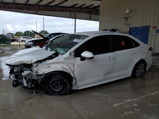 TOYOTA COROLLA LE 2022 with VIN JTDEPMAE2N3015785 - Photo from auction