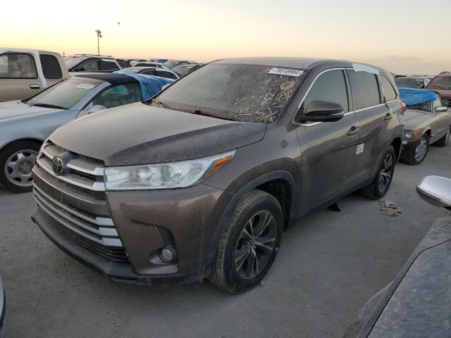 TOYOTA HIGHLANDER 2019 with VIN 5TDZZRFH5KS368544 - Photo from auction
