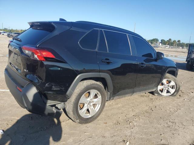 Photo 3 from auction – 2021 TOYOTA RAV4 XLE with VIN 2T3W1RFV6MC172664