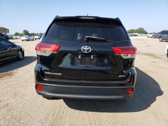Photo 6 from auction – 2018 TOYOTA HIGHLANDER with VIN 5TDKZRFH5JS526686