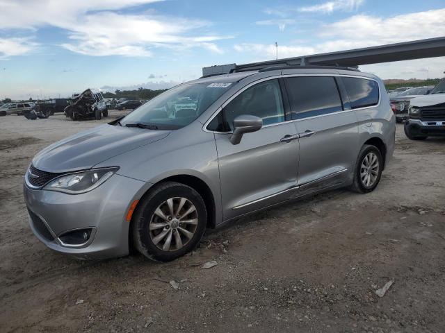 CHRYSLER PACIFICA T 2017 with VIN 2C4RC1BG0HR583606 - Photo from auction