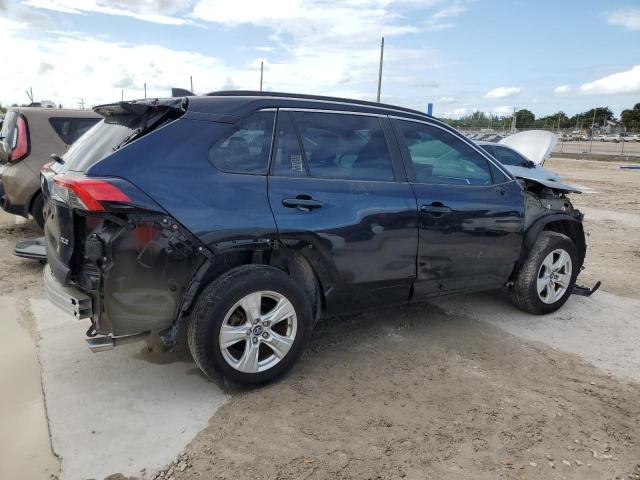 Photo 3 from auction – 2019 TOYOTA RAV4 XLE with VIN JTMW1RFV2KD012662