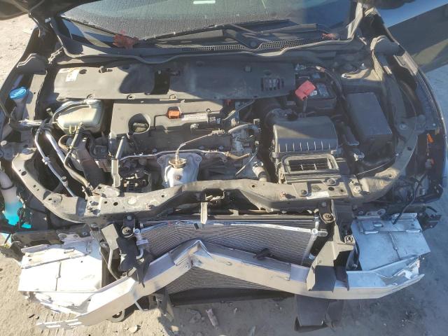 Photo 12 from auction – 2018 HONDA CIVIC LX with VIN 19XFC2F58JE200987
