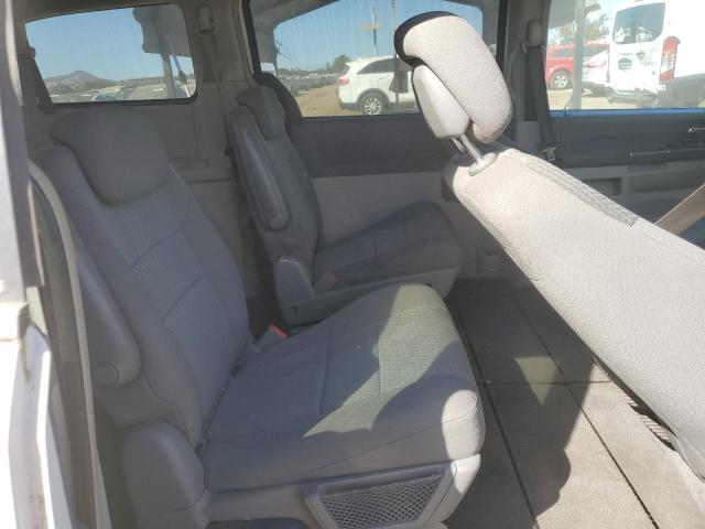Photo 11 from auction – 2010 CHRYSLER TOWN & COU with VIN 2A4RR4DE3AR368622