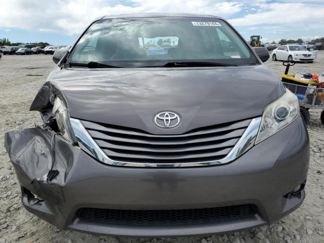 Photo 5 from auction – 2017 TOYOTA SIENNA XLE with VIN 5TDYZ3DC0HS783229