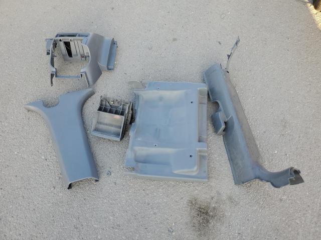 Photo 13 from auction – 1998 HONDA CR-V EX with VIN JHLRD1760WC067252