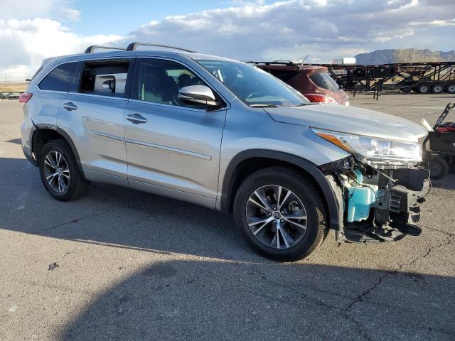 Photo 4 from auction – 2018 TOYOTA HIGHLANDER with VIN 5TDZZRFH7JS270159
