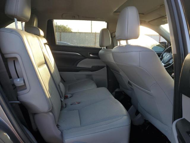 Photo 11 from auction – 2017 TOYOTA HIGHLANDER with VIN 5TDDZRFHXHS415716