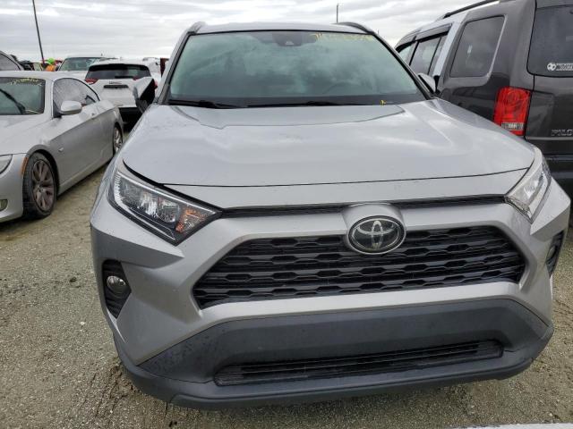 Photo 5 from auction – 2020 TOYOTA RAV4 XLE with VIN 2T3W1RFVXLC075434
