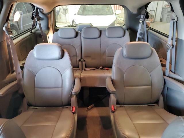 Photo 10 from auction – 2005 CHRYSLER TOWN & COU with VIN 2C8GP64L55R582402