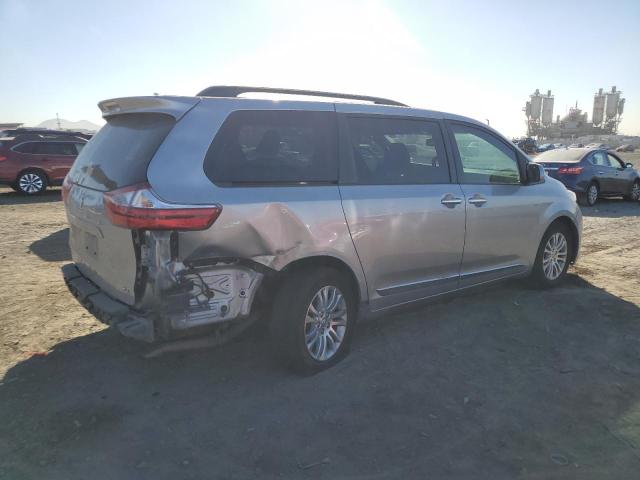 Photo 3 from auction – 2017 TOYOTA SIENNA XLE with VIN 5TDYZ3DC3HS872681