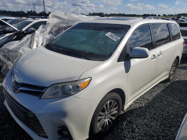 TOYOTA SIENNA XLE 2018 with VIN 5TDYZ3DC1JS964068 - Photo from auction