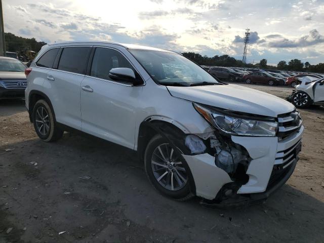 Photo 4 from auction – 2019 TOYOTA HIGHLANDER with VIN 5TDJZRFH9KS570753