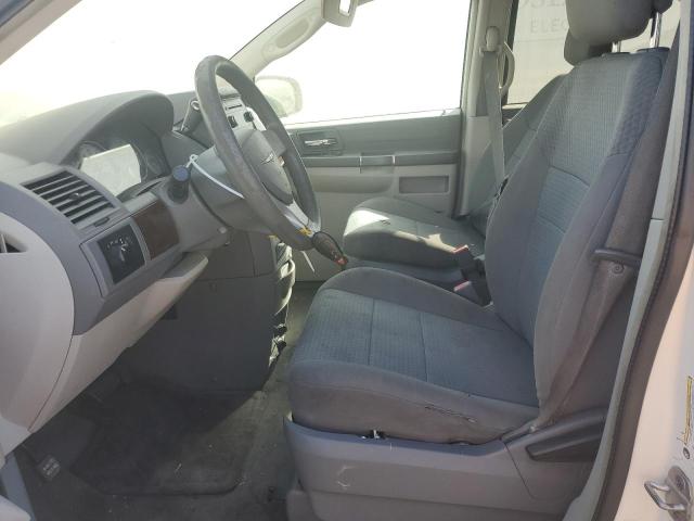 Photo 7 from auction – 2010 CHRYSLER TOWN & COU with VIN 2A4RR4DE3AR368622