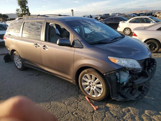 Photo 4 from auction – 2012 TOYOTA SIENNA XLE with VIN 5TDYK3DC2CS218803
