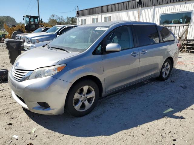 Photo 1 from auction – 2017 TOYOTA SIENNA LE with VIN 5TDKZ3DC5HS806543