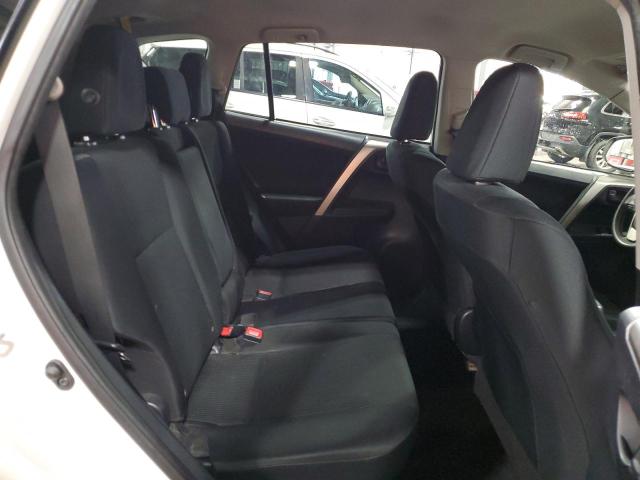 Photo 11 from auction – 2015 TOYOTA RAV4 LE with VIN JTMBFREV9FJ042816