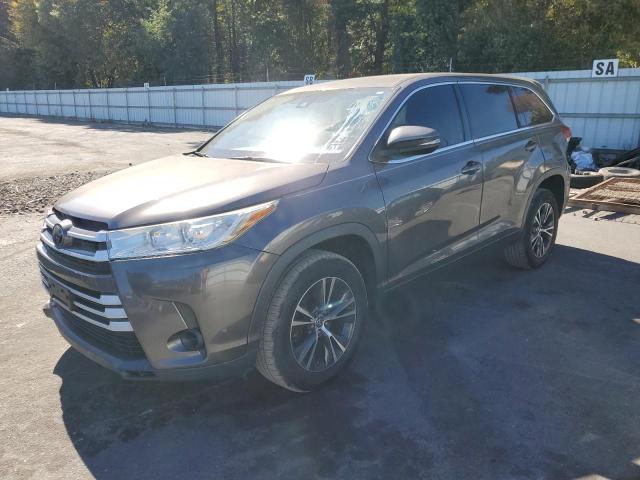 TOYOTA HIGHLANDER 2017 with VIN 5TDZARFH8HS024240 - Photo from auction