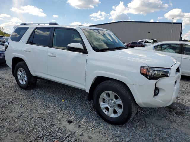 Photo 4 from auction – 2024 TOYOTA 4RUNNER SR with VIN JTEEU5JR0R5313176