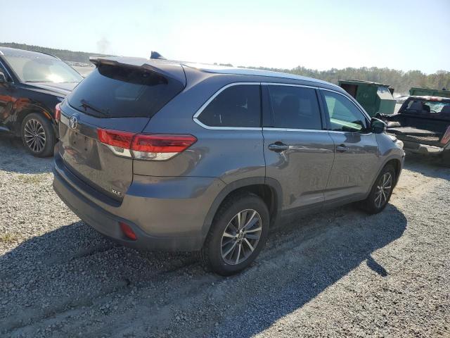 Photo 3 from auction – 2019 TOYOTA HIGHLANDER with VIN 5TDKZRFHXKS555523