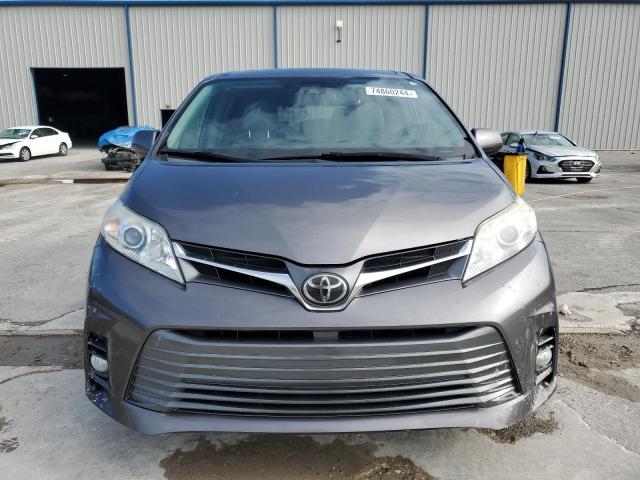 Photo 5 from auction – 2018 TOYOTA SIENNA XLE with VIN 5TDYZ3DC1JS942846