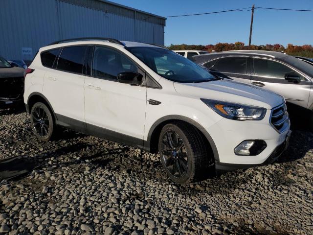 Photo 4 from auction – 2018 FORD ESCAPE SE with VIN 1FMCU9GD4JUC16194