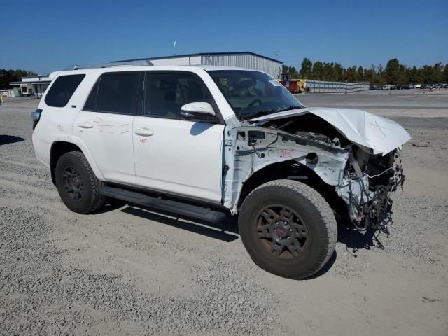 Photo 4 from auction – 2017 TOYOTA 4RUNNER SR with VIN JTEBU5JR5H5457761