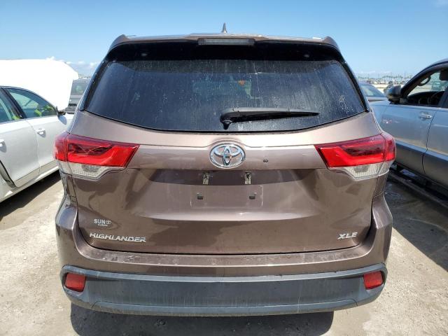Photo 6 from auction – 2017 TOYOTA HIGHLANDER with VIN 5TDKZRFH5HS234305