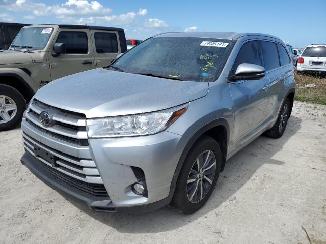 TOYOTA HIGHLANDER 2017 with VIN 5TDJZRFH4HS479754 - Photo from auction