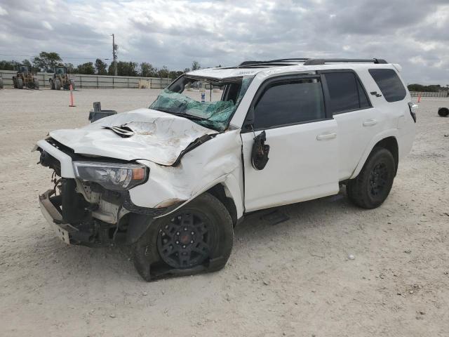 Photo 1 from auction – 2019 TOYOTA 4RUNNER SR with VIN JTEBU5JR9K5708577