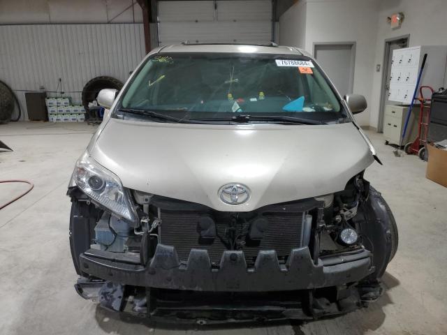 Photo 5 from auction – 2017 TOYOTA SIENNA XLE with VIN 5TDDZ3DC8HS167034