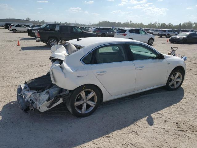 Photo 3 from auction – 2015 VOLKSWAGEN PASSAT S with VIN 1VWAS7A32FC112478