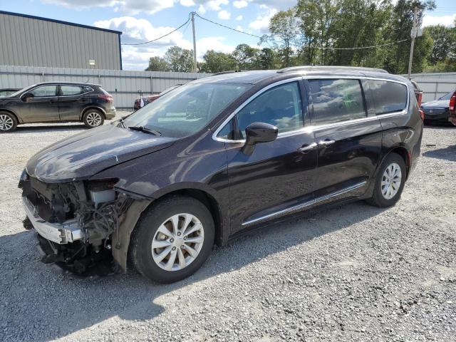 CHRYSLER PACIFICA T 2017 with VIN 2C4RC1BG1HR613857 - Photo from auction