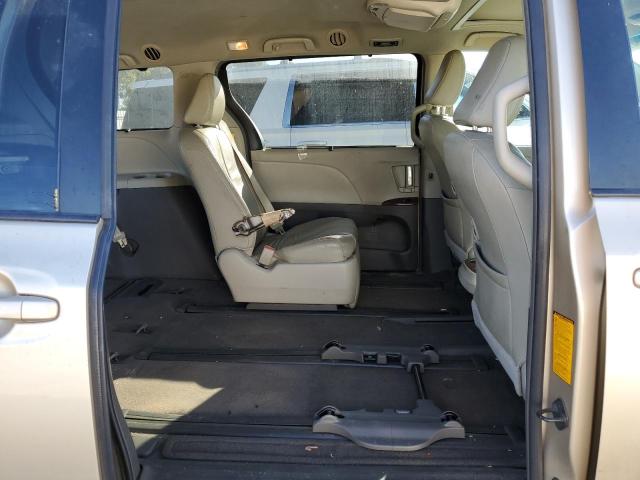 Zdjęcie 11 z aukcji – 2012 TOYOTA SIENNA XLE z VIN 5TDDK3DC1CS047993