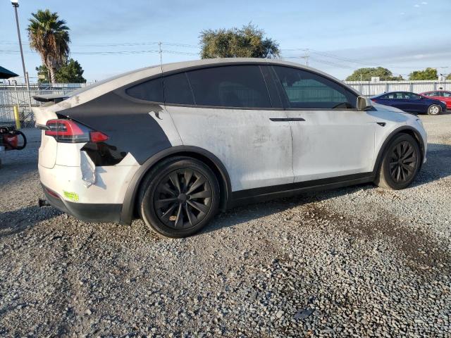 Photo 3 from auction – 2017 TESLA MODEL X with VIN 5YJXCAE24HF064612