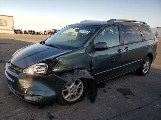 TOYOTA SIENNA XLE 2004 with VIN 5TDBA22C94S006892 - Photo from auction