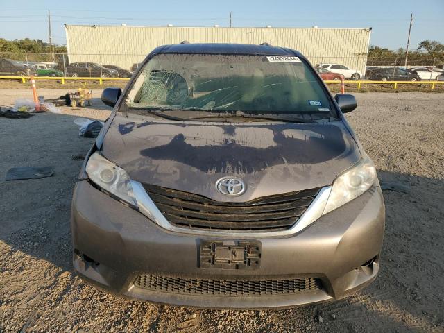 Photo 5 from auction – 2014 TOYOTA SIENNA LE with VIN 5TDKK3DC3ES471010