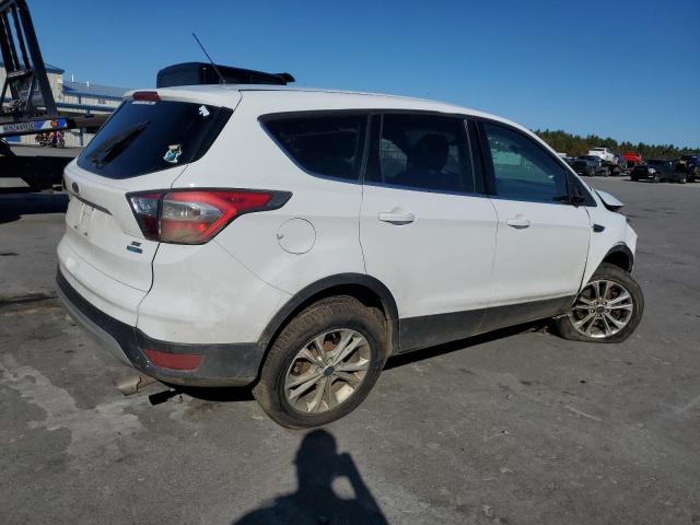 Photo 3 from auction – 2017 FORD ESCAPE SE with VIN 1FMCU9GD5HUB47882