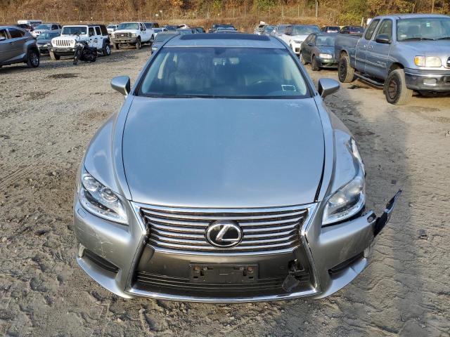 Photo 5 from auction – 2017 LEXUS LS460 with VIN JTHCL5EF4H5027827