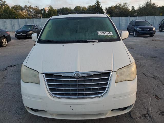 Photo 5 from auction – 2009 CHRYSLER TOWN & COU with VIN 2A8HR54159R552856