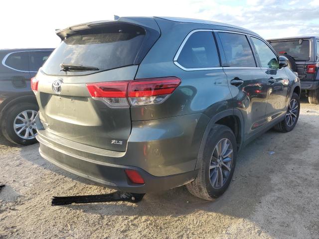 Photo 3 from auction – 2019 TOYOTA HIGHLANDER with VIN 5TDKZRFHXKS341986