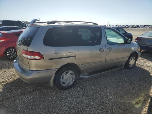 Photo 3 from auction – 2002 TOYOTA SIENNA LE with VIN 4T3ZF13C62U495093