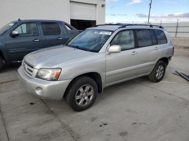 Снимка 1 от търг – 2005 TOYOTA HIGHLANDER с VIN JTEEP21A950102825