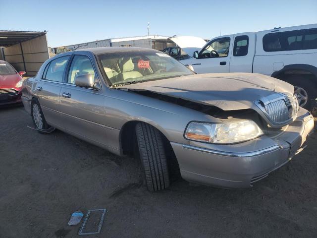 Photo 4 from auction – 2003 LINCOLN TOWNCAR with VIN 1LNHM82W43Y648319