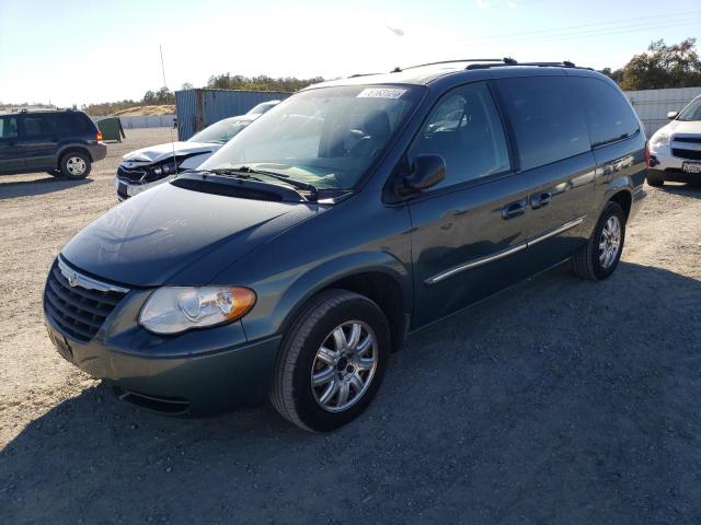 Photo 1 from auction – 2005 CHRYSLER TOWN & COU with VIN 2C4GP54L45R481802
