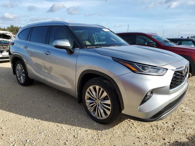 Photo 4 from auction – 2024 TOYOTA HIGHLANDER with VIN 5TDKDRAH6RS533633