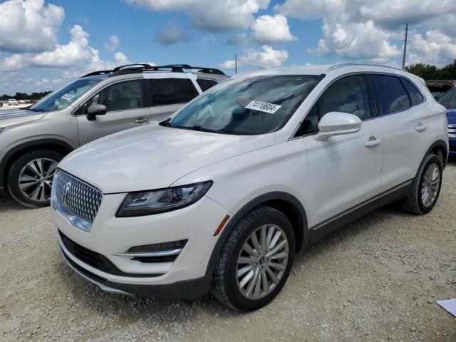 LINCOLN MKC 2019 with VIN 5LMCJ1C96KUL52109 - Photo from auction
