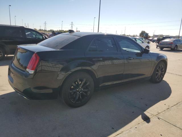 Photo 3 from auction – 2019 CHRYSLER 300 LIMITE with VIN 2C3CCAKG1KH689893