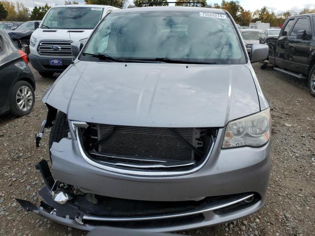 Photo 5 from auction – 2013 CHRYSLER TOWN & COU with VIN 2C4RC1BG9DR660855
