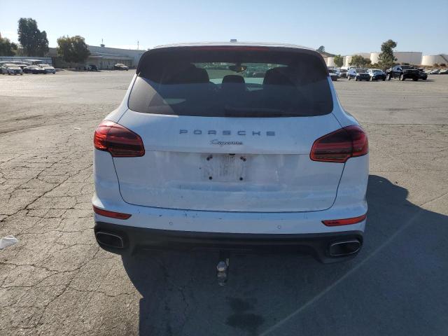 Снимка 6 от търг – 2015 PORSCHE CAYENNE с VIN WP1AF2A22FLA34347